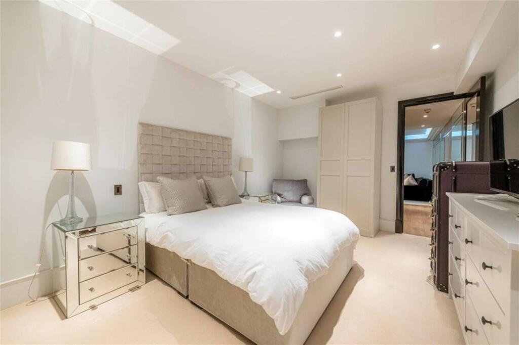 271223_235_CLOI_IMG_08_0000