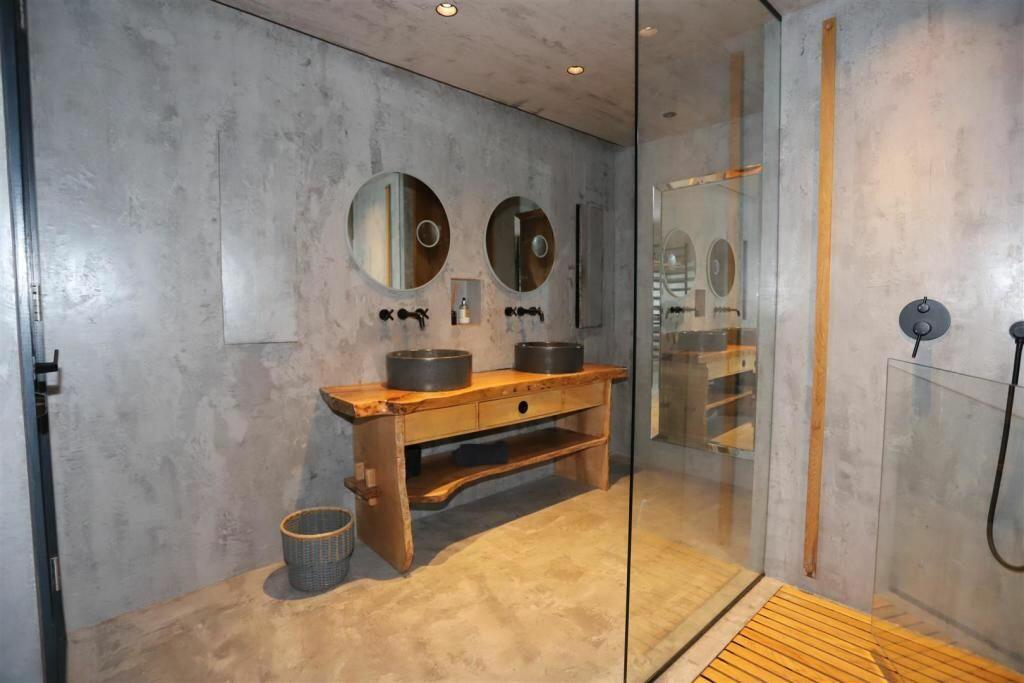 ezgif.com-webp-to-jpg-converter-2025-01-15T195559.593