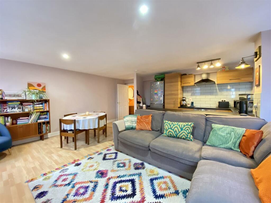 ezgif.com-webp-to-jpg-converter-2025-01-18T180321.843