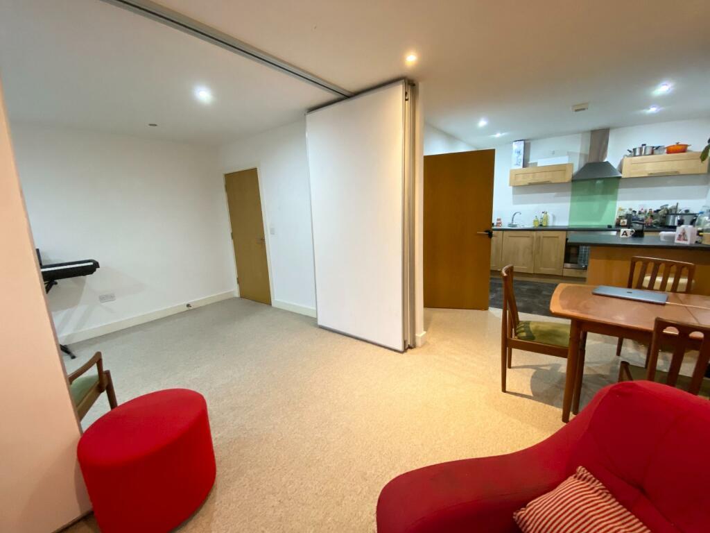 ezgif.com-webp-to-jpg-converter-2025-01-21T201309.433