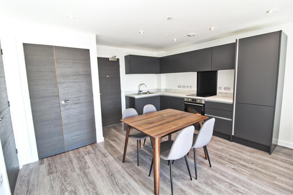 ezgif.com-webp-to-jpg-converter-2025-01-22T192528.276