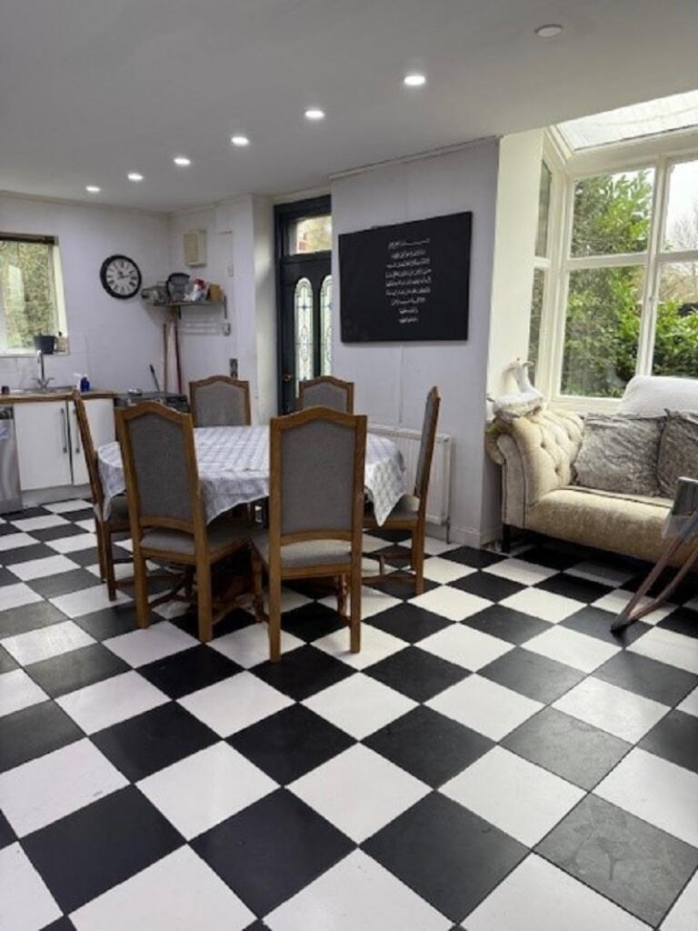 ezgif.com-webp-to-jpg-converter-85-1