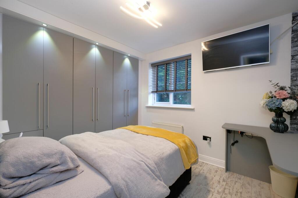 254921_8effdd70-576a-408d-a952-b76a03904a4e_IMG_08_0000-ezgif.com-webp-to-jpg-converter