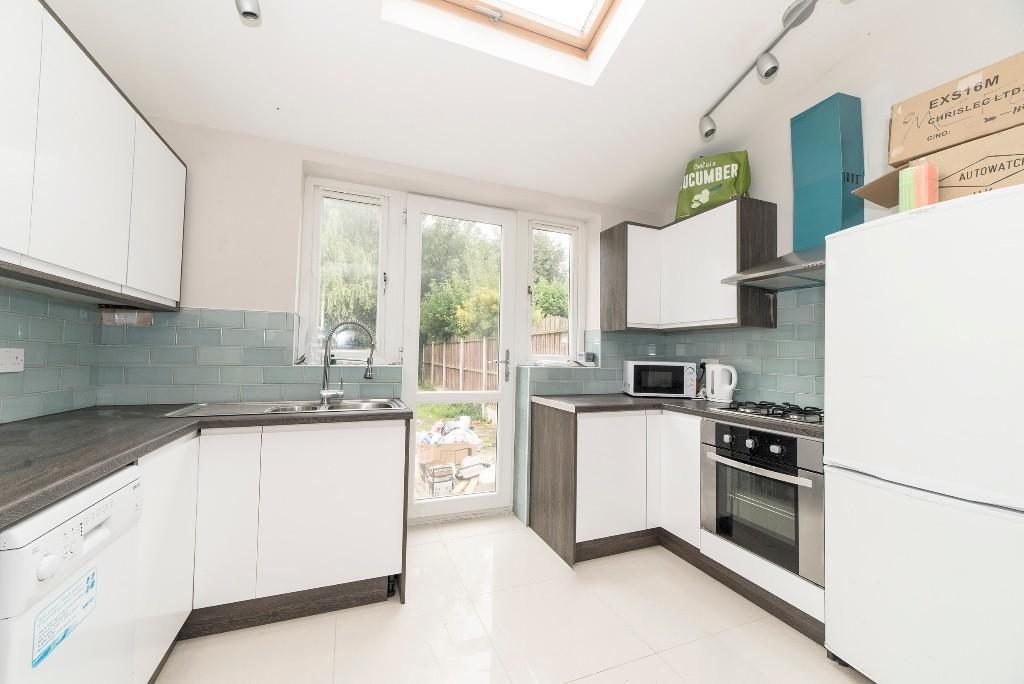 93769_28WALDAVENUE_IMG_05_0000-ezgif.com-webp-to-jpg-converter