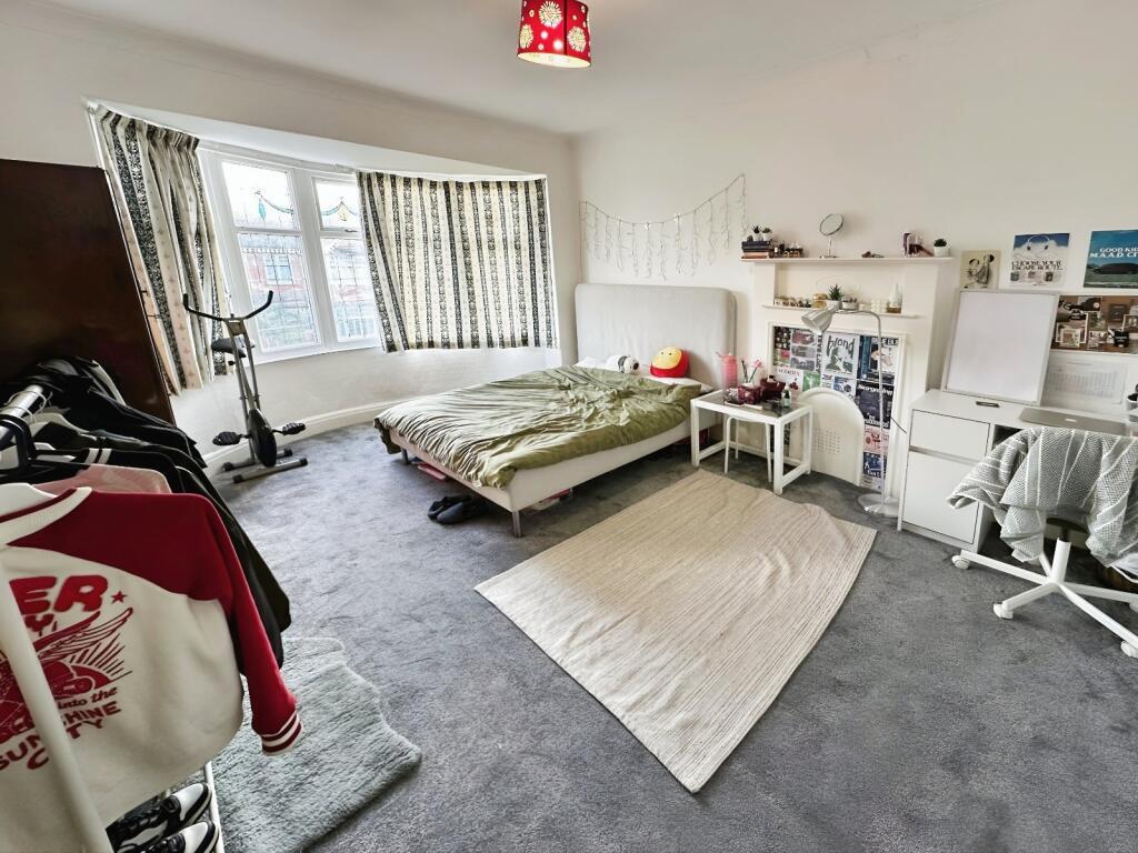 ezgif.com-webp-to-jpg-converter-2025-02-01T193051.787