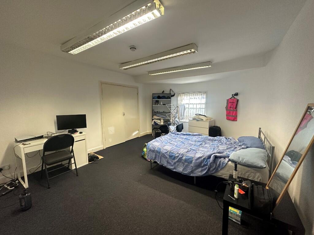 ezgif.com-webp-to-jpg-converter-2025-02-07T161753.551