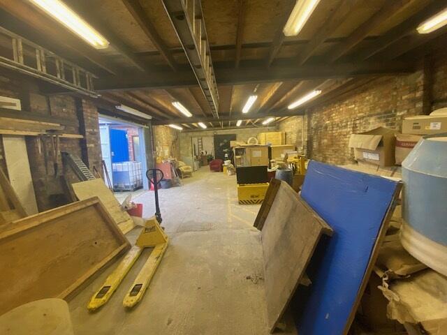 206906_264TRAFFORD_IMG_02_0000-ezgif.com-webp-to-jpg-converter