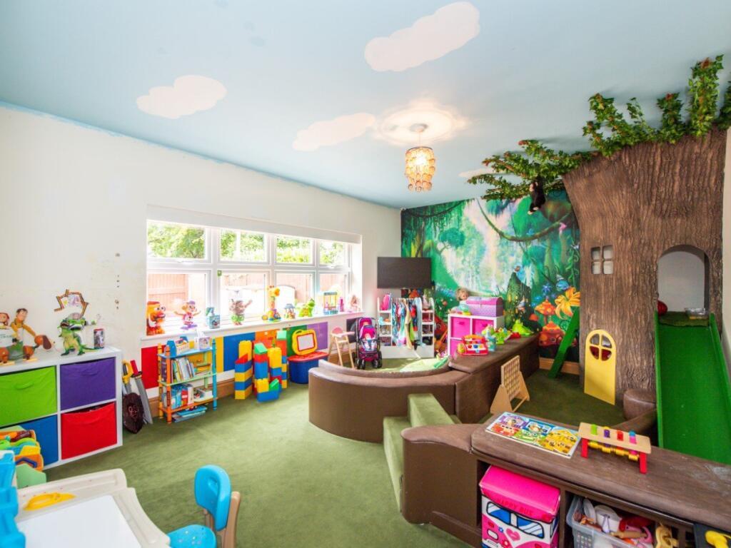 8324_28622770_IMG_05_0000-ezgif.com-webp-to-jpg-converter