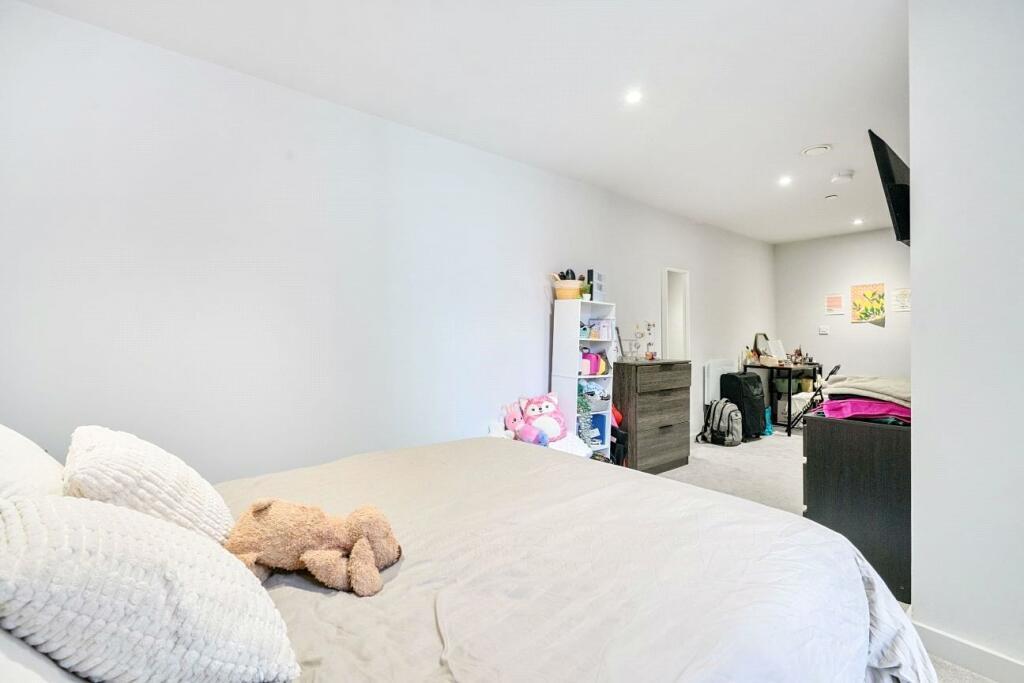 244076_MAN240411_IMG_08_0000-ezgif.com-webp-to-jpg-converter