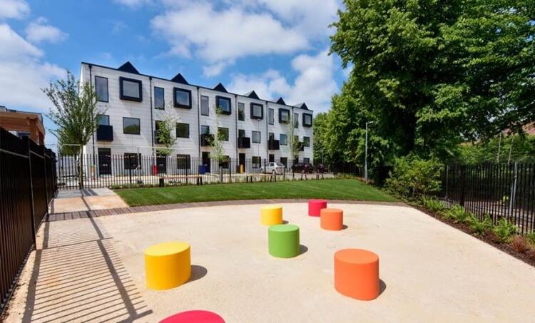 261341_P146457_IMG_15_0000