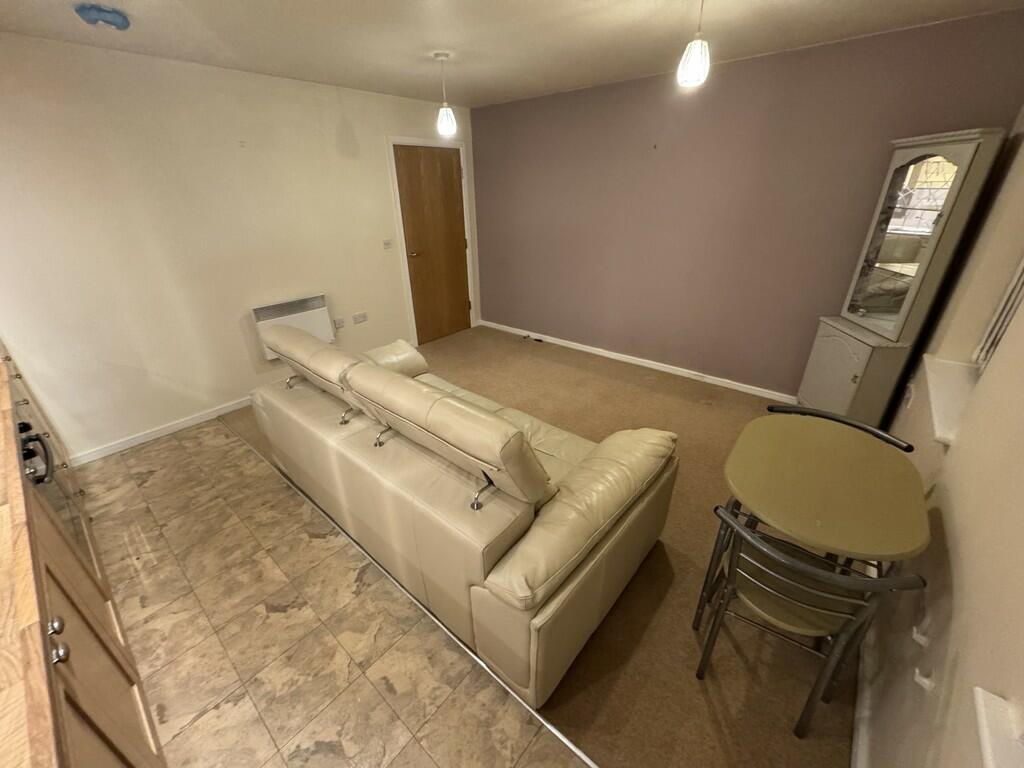 35295_103135001857_IMG_12_0001-ezgif.com-webp-to-jpg-converter