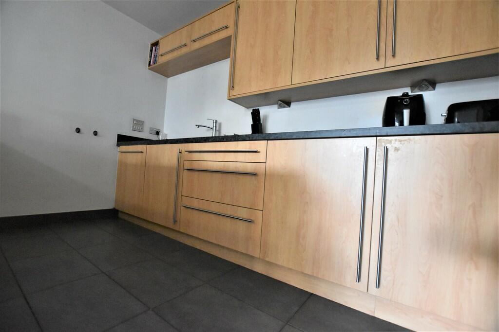 35295_103135005082_IMG_04_0000-ezgif.com-webp-to-jpg-converter