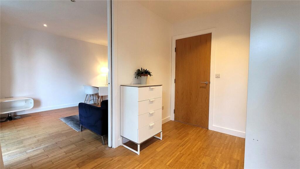 80925_MAN240046_L_IMG_06_0000-ezgif.com-webp-to-jpg-converter