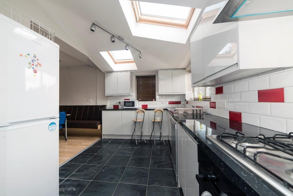 93769_43LEIGH_IMG_05_0000-ezgif.com-webp-to-jpg-converter