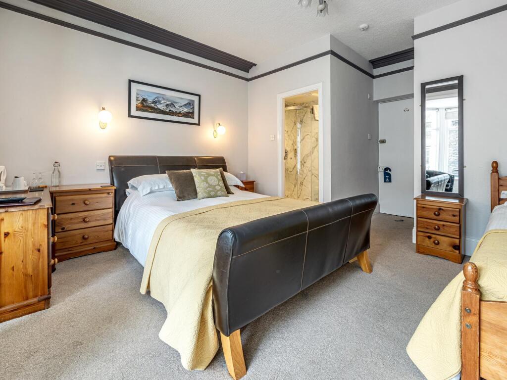 260756_norwoodhouseresi_IMG_13_0000-ezgif.com-webp-to-jpg-converter